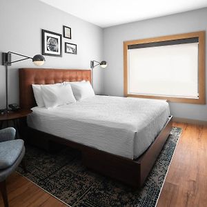 Guest Room 1 King